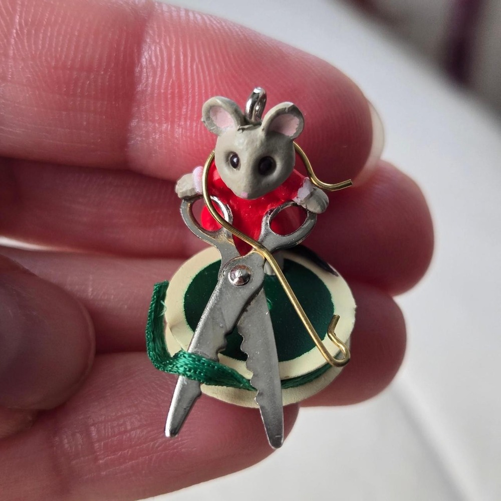 Hallmark miniatures ornament set of 6 miniatures ornaments. sew, sew tiny mice - Picture 5 of 7